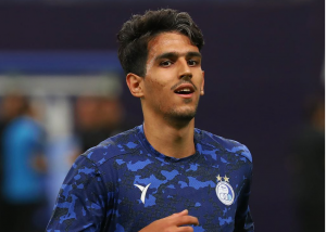 مهاجم استقلال مقابل الهلال مدافع شد!