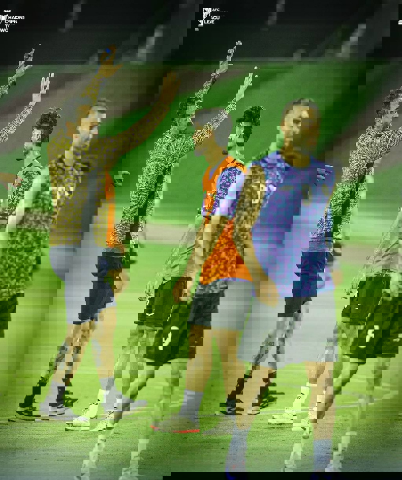 2104992