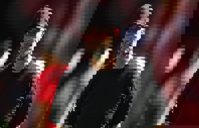 2105330