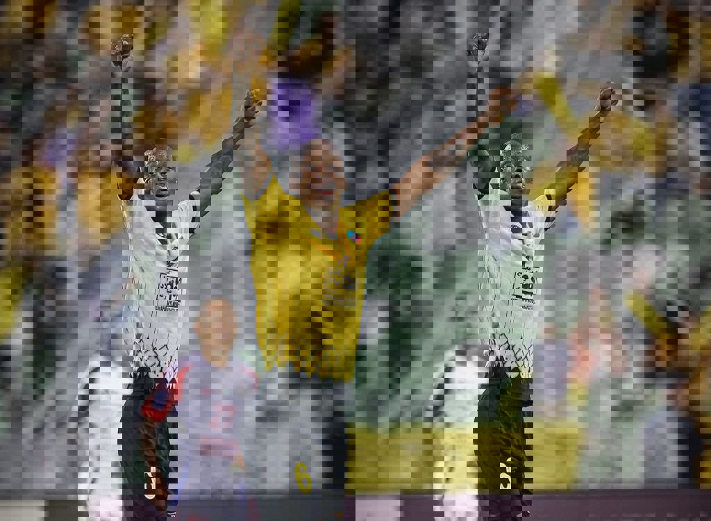 2105798