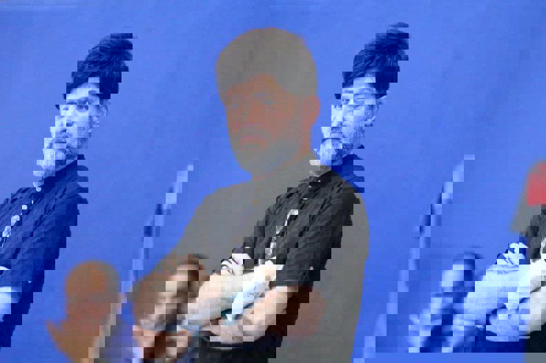 2105648