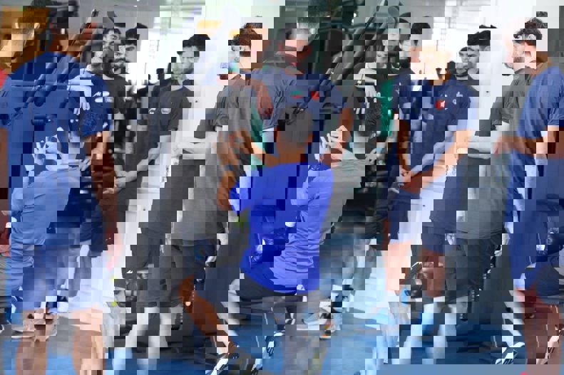 2105573