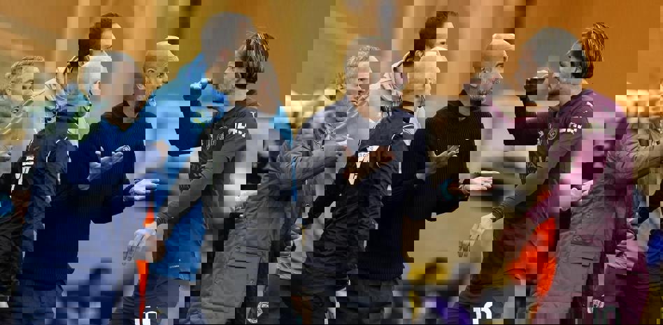 2105618