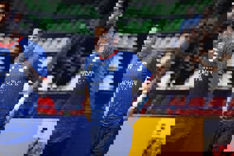 2105649