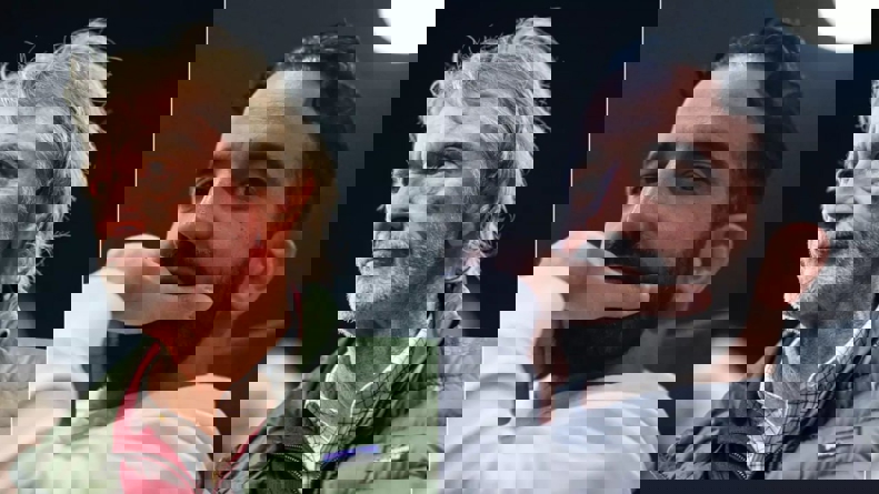 2105762