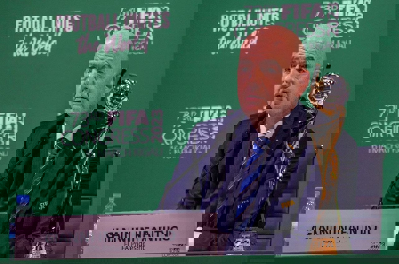 2105760