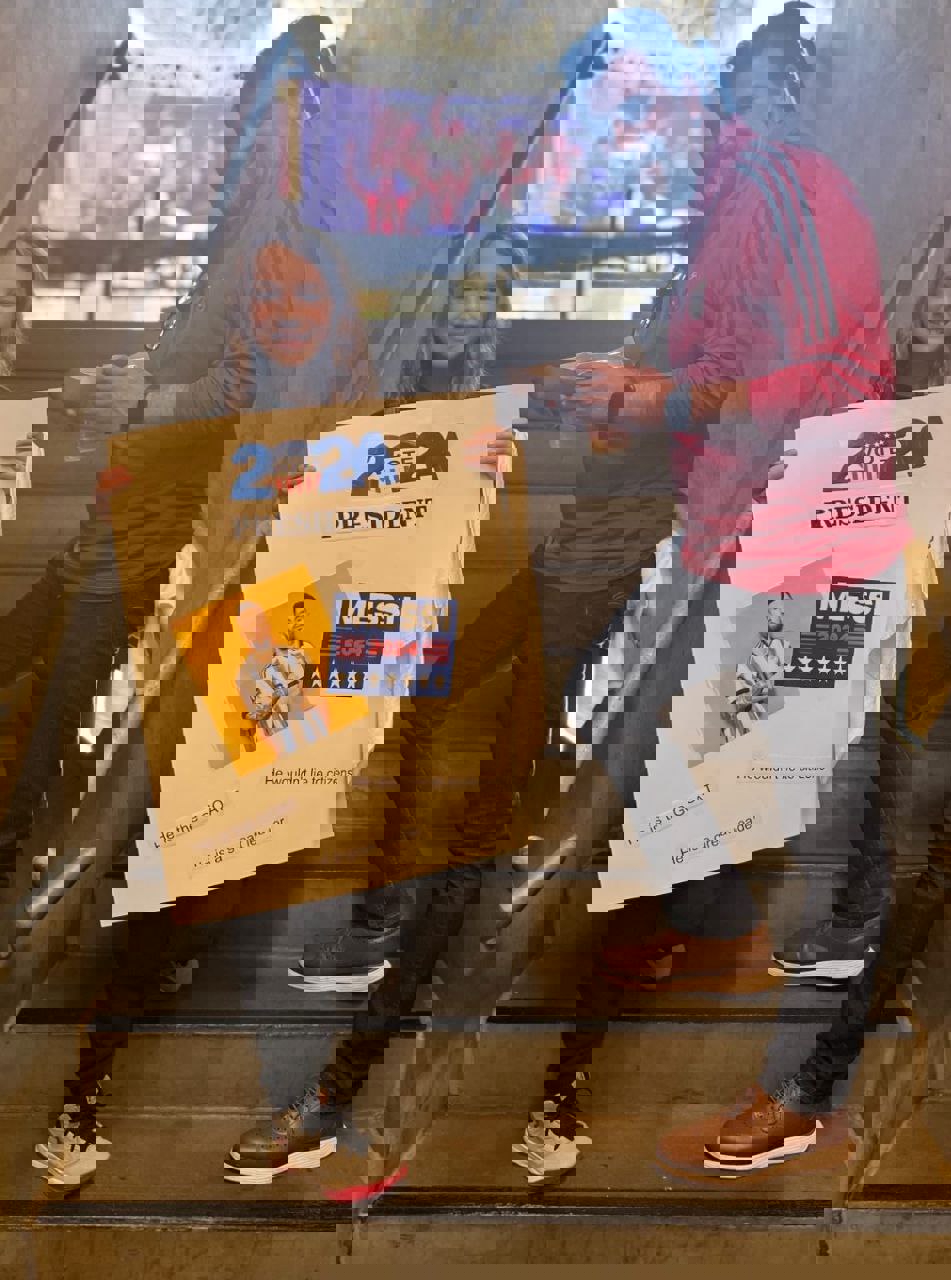 2105772