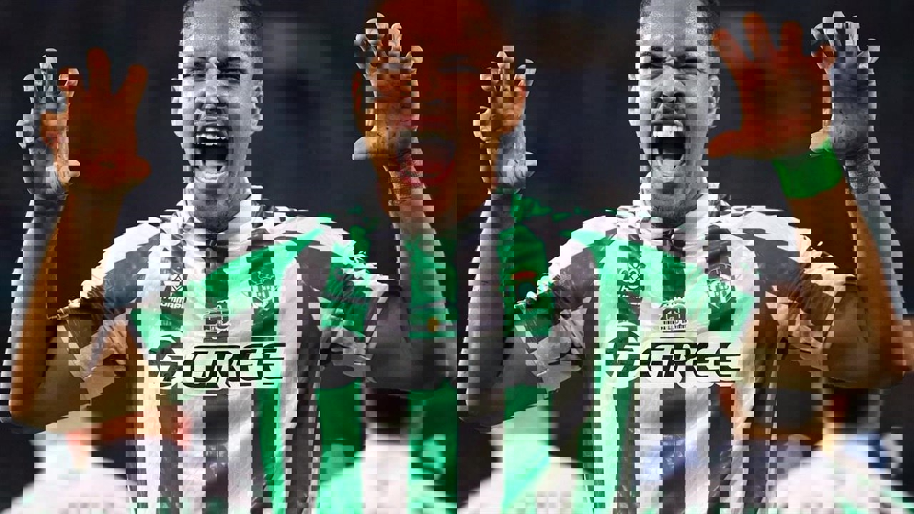 2105821