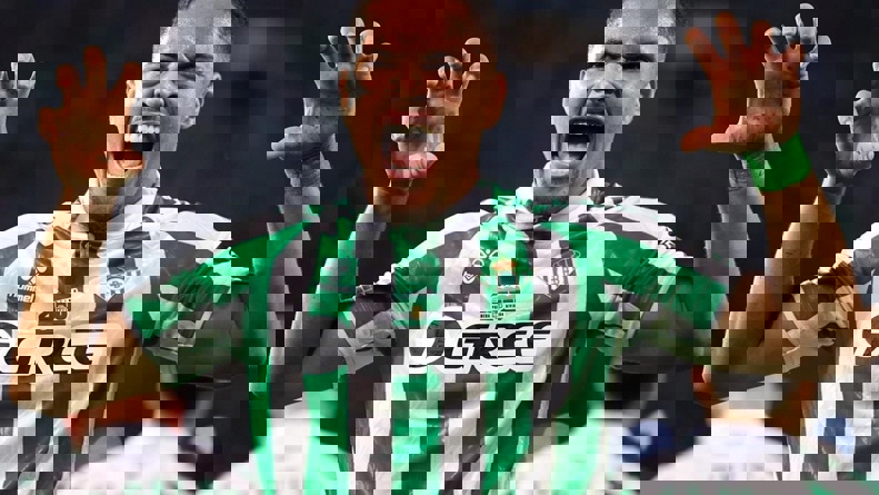 2105821
