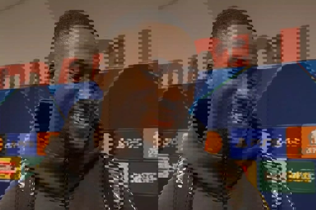 2106085