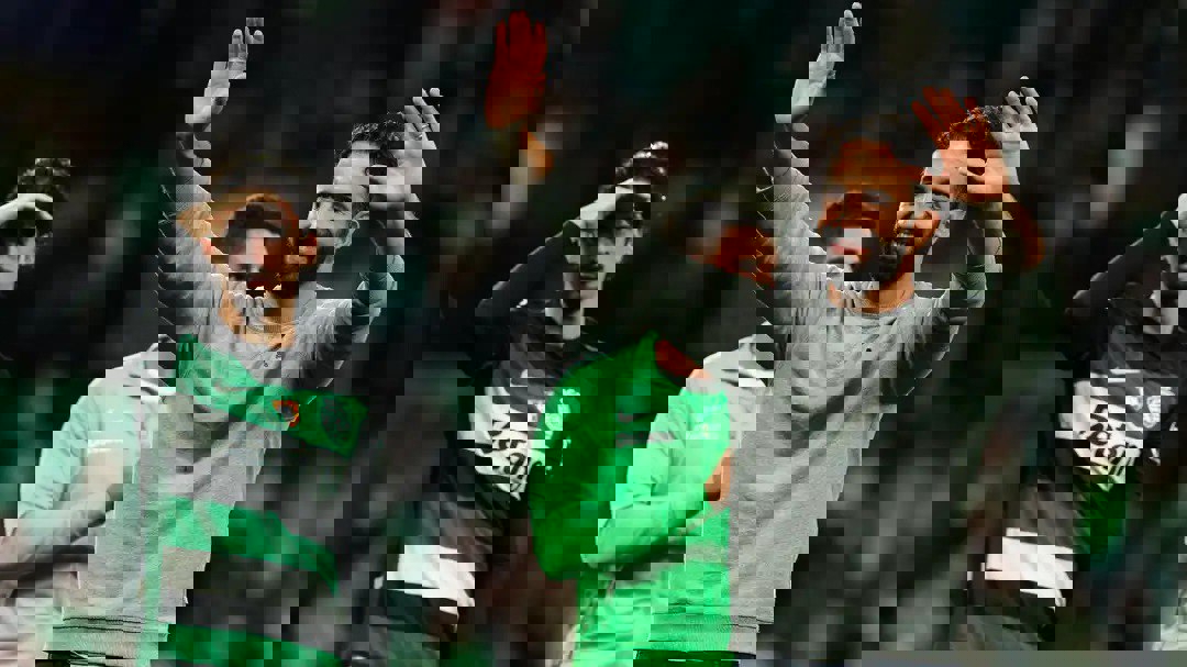 2105998