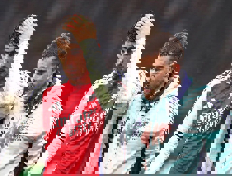 2106319