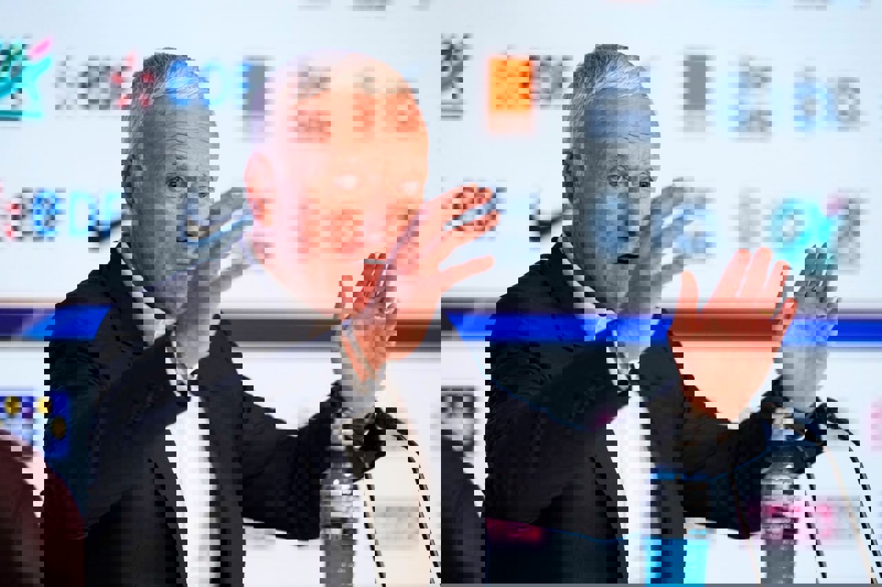 2106526