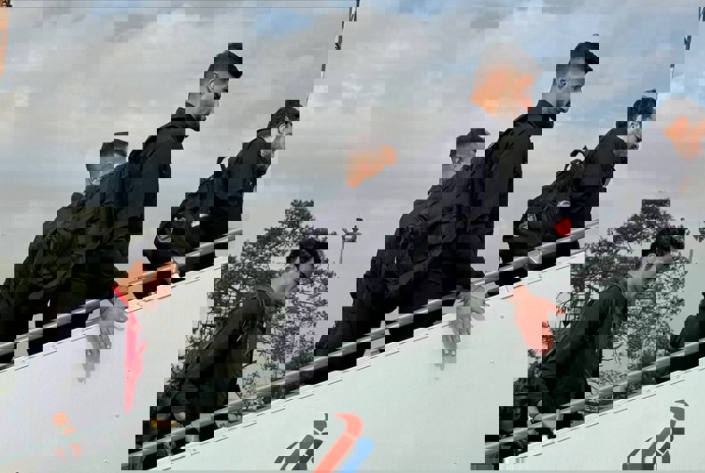 2106704