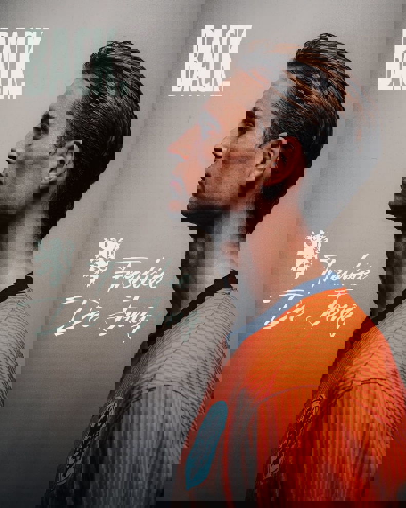 2106825