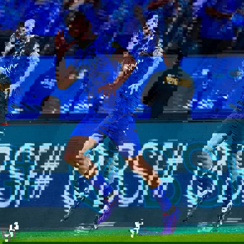 2106889