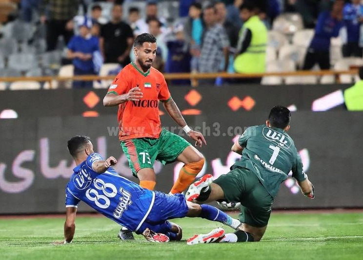 امروز یک تیم از بحران بیرون می آید!