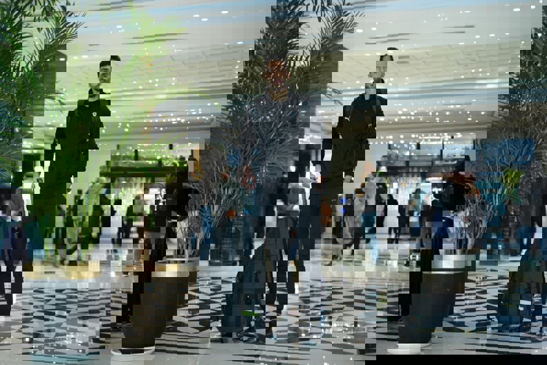 2107605
