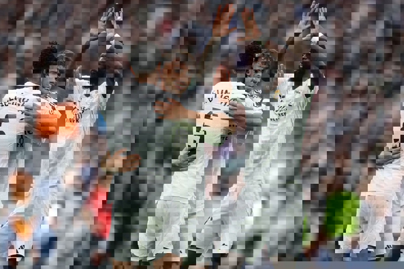2107573