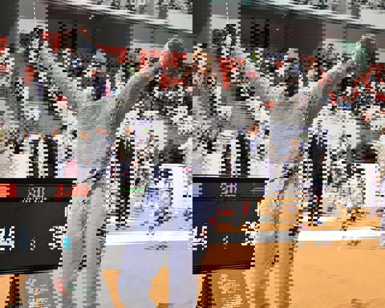 2107818