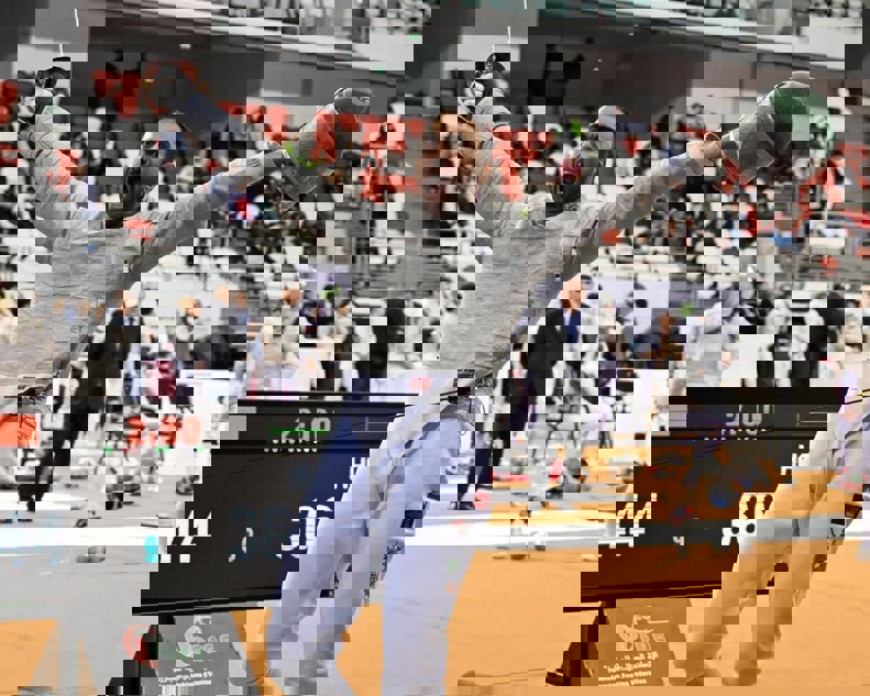 2107818