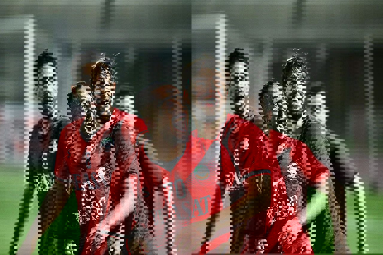 2108330