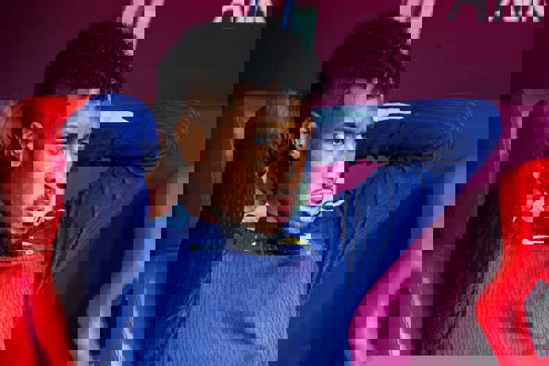 2108304