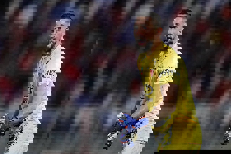 2108233