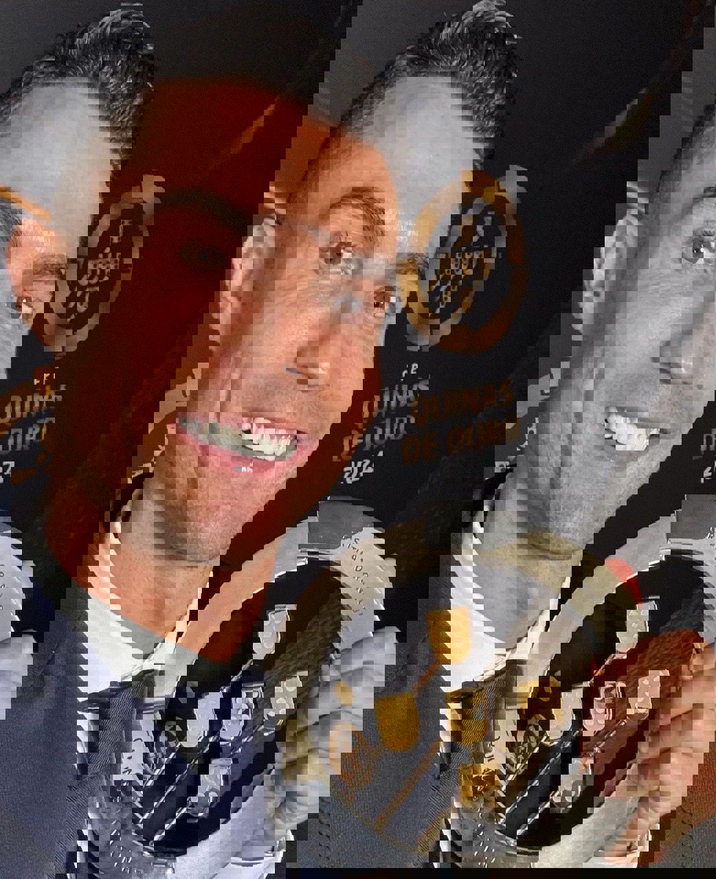 2108418