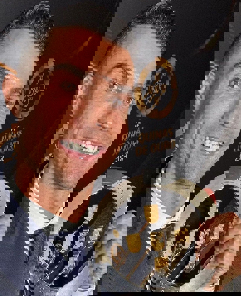 2108418