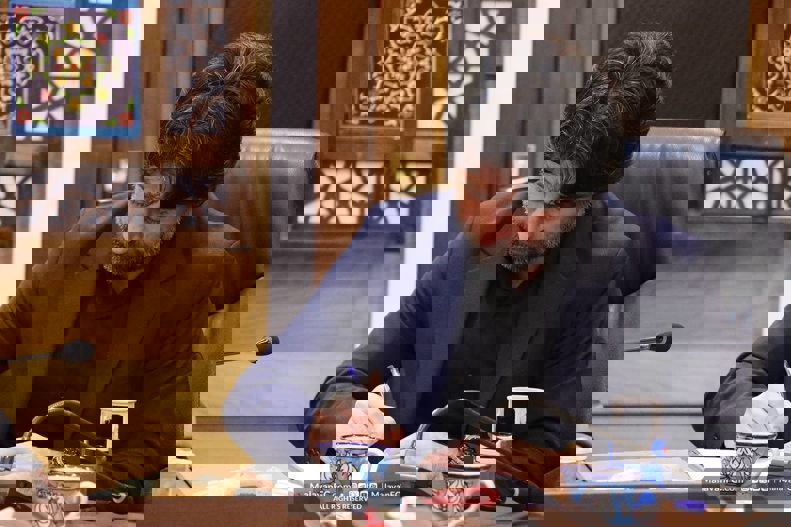2108807