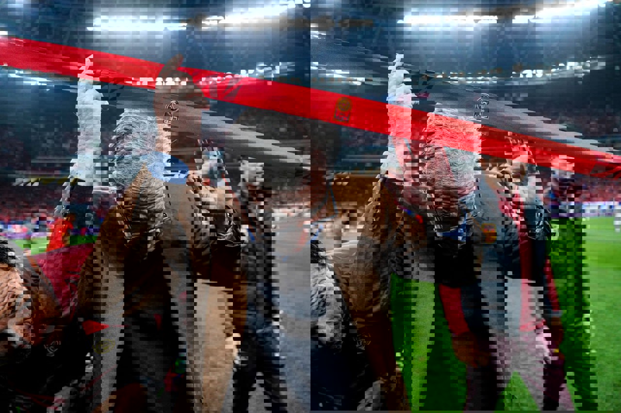 2108825