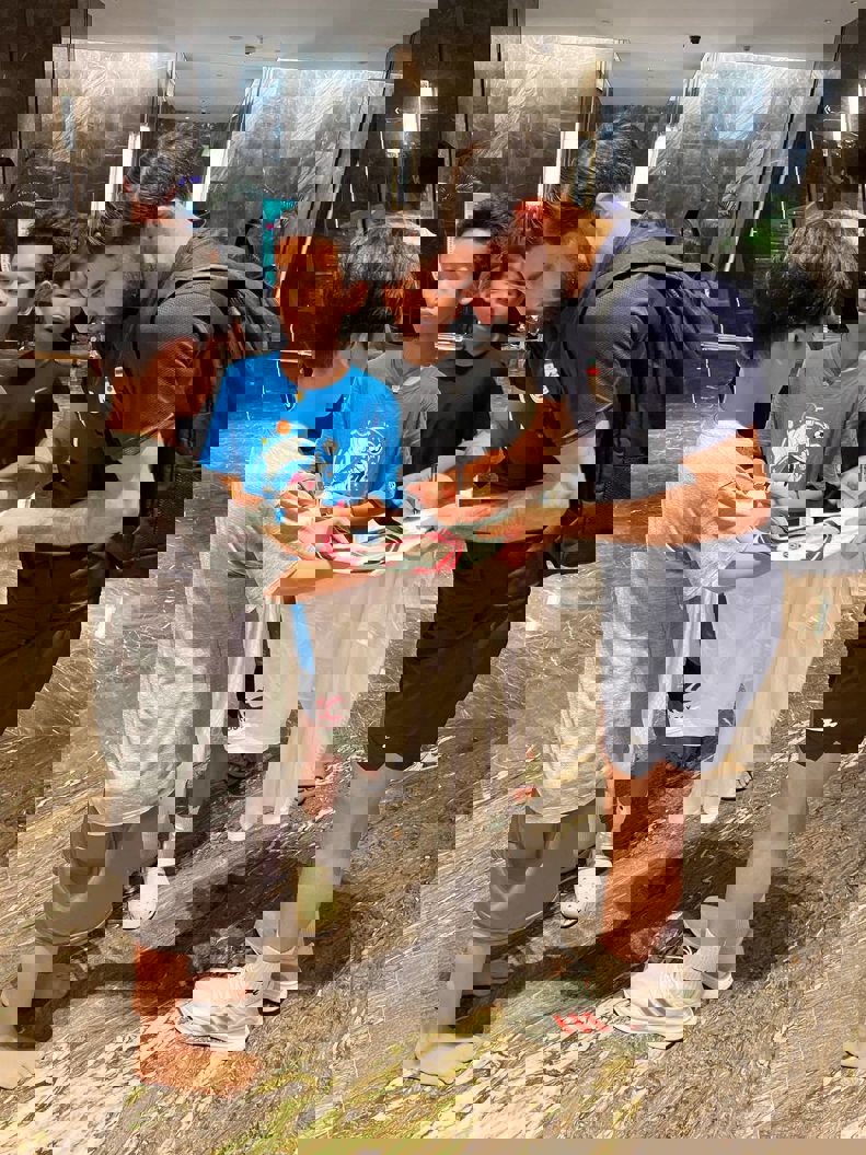 2108884