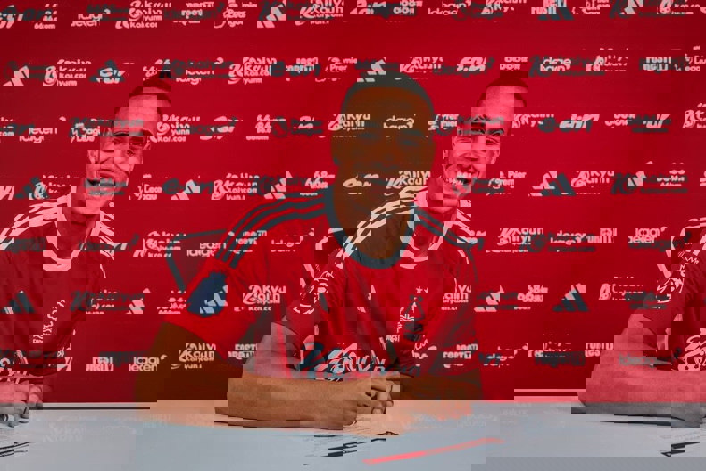 2109028