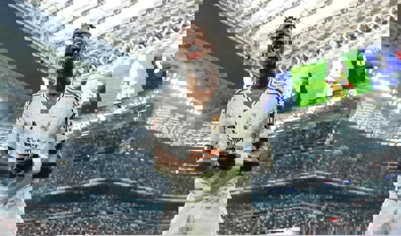 2109376