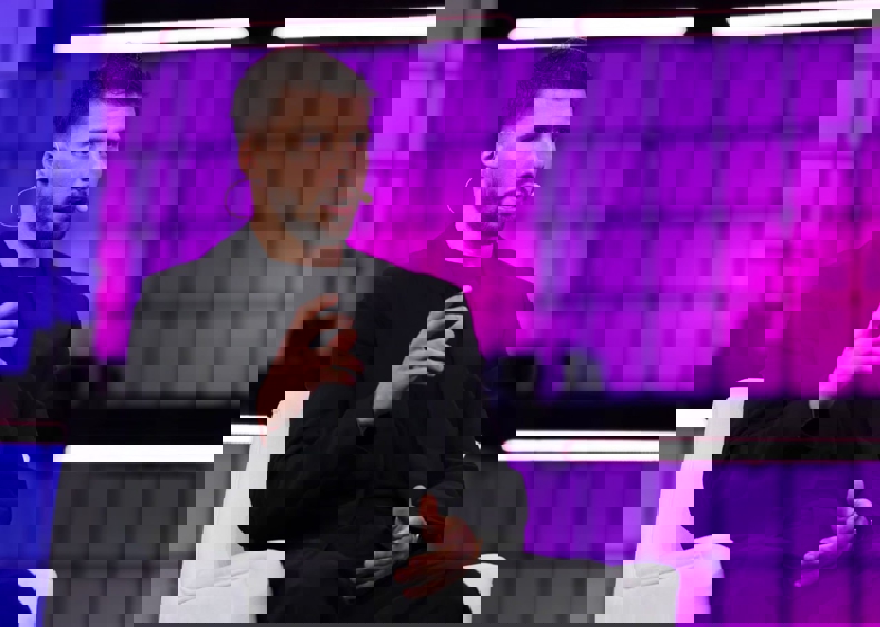 2109483