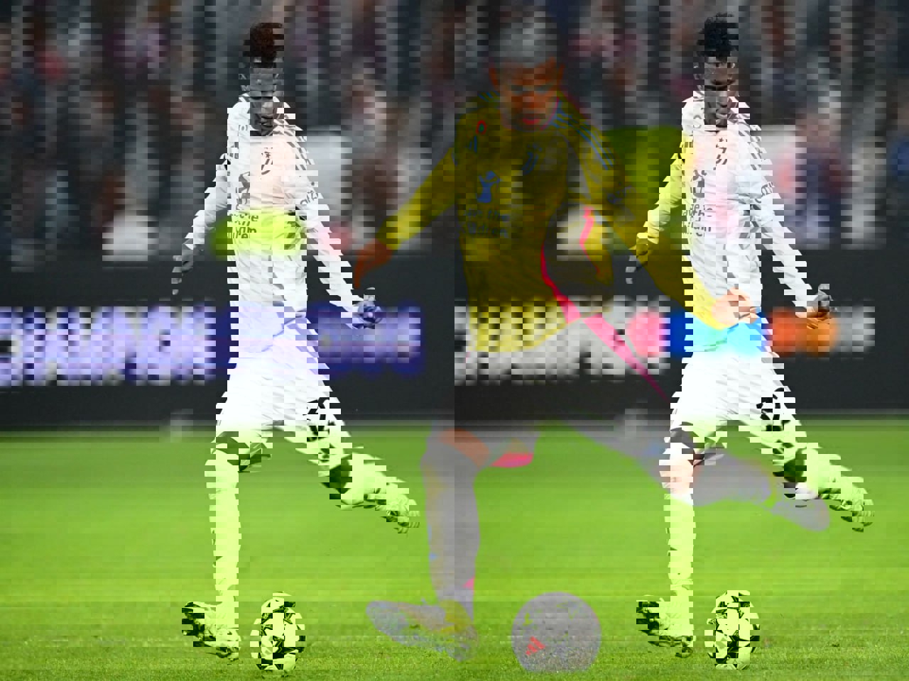 2109338