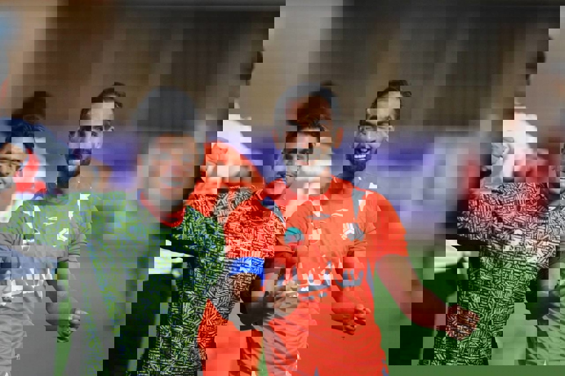 2109838