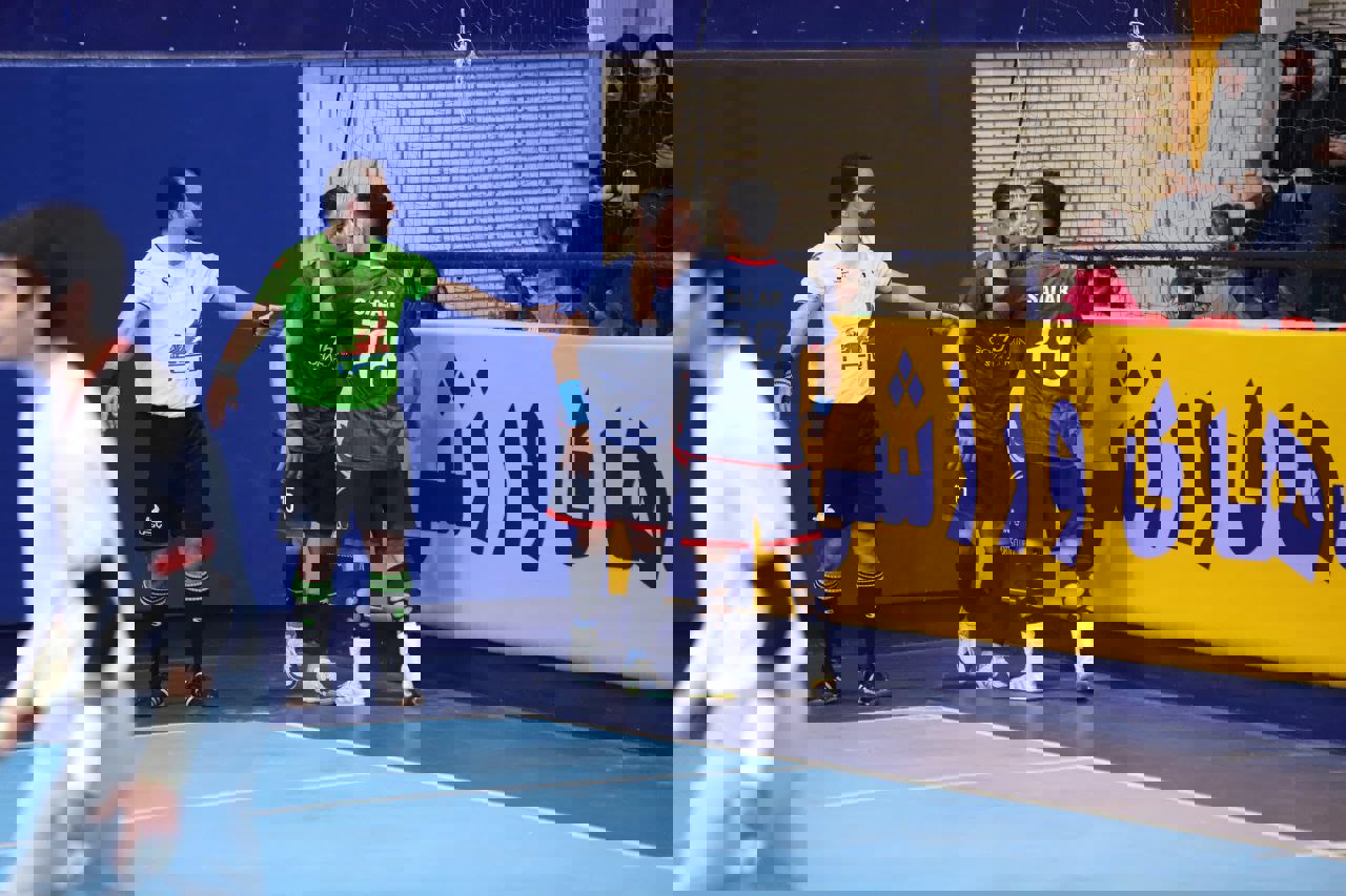 2109878