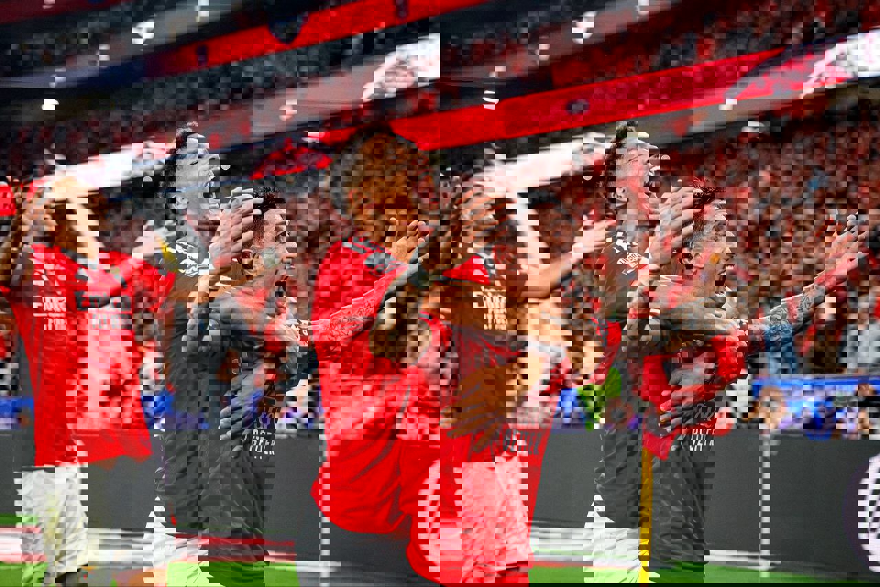2110869