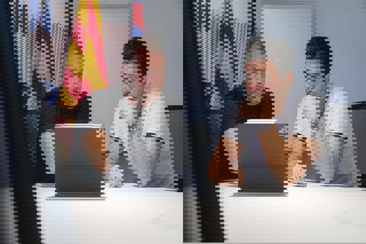 2110581