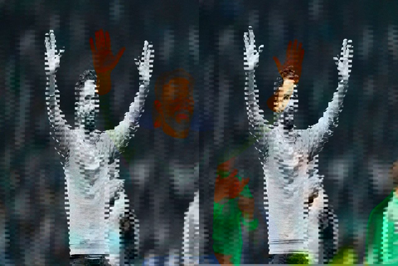 2110698