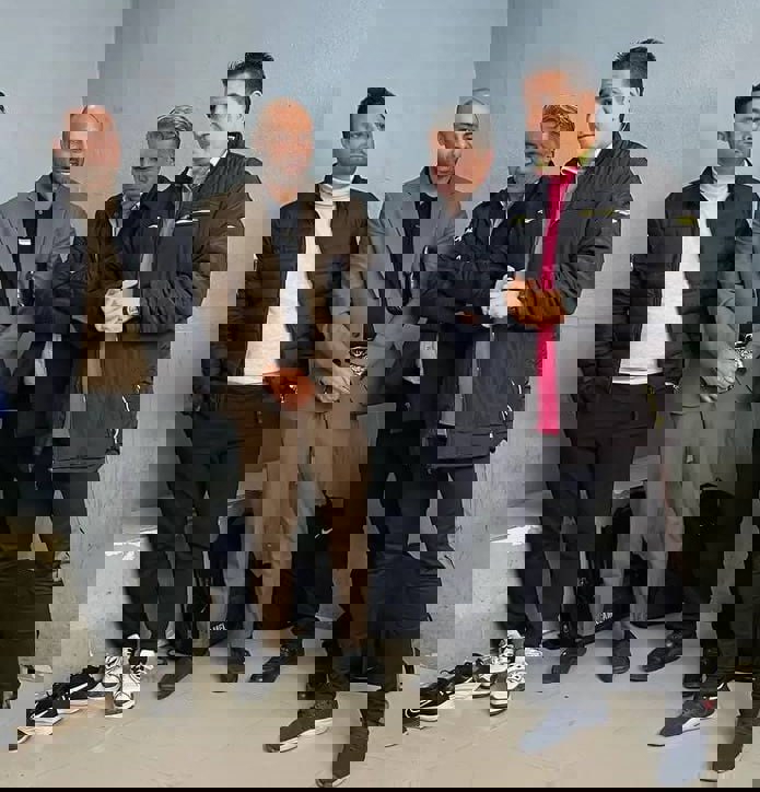 2111324