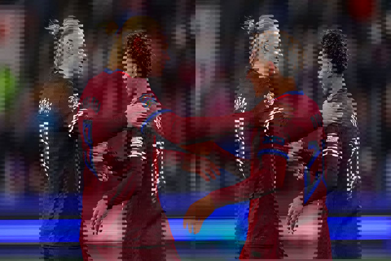 2110985