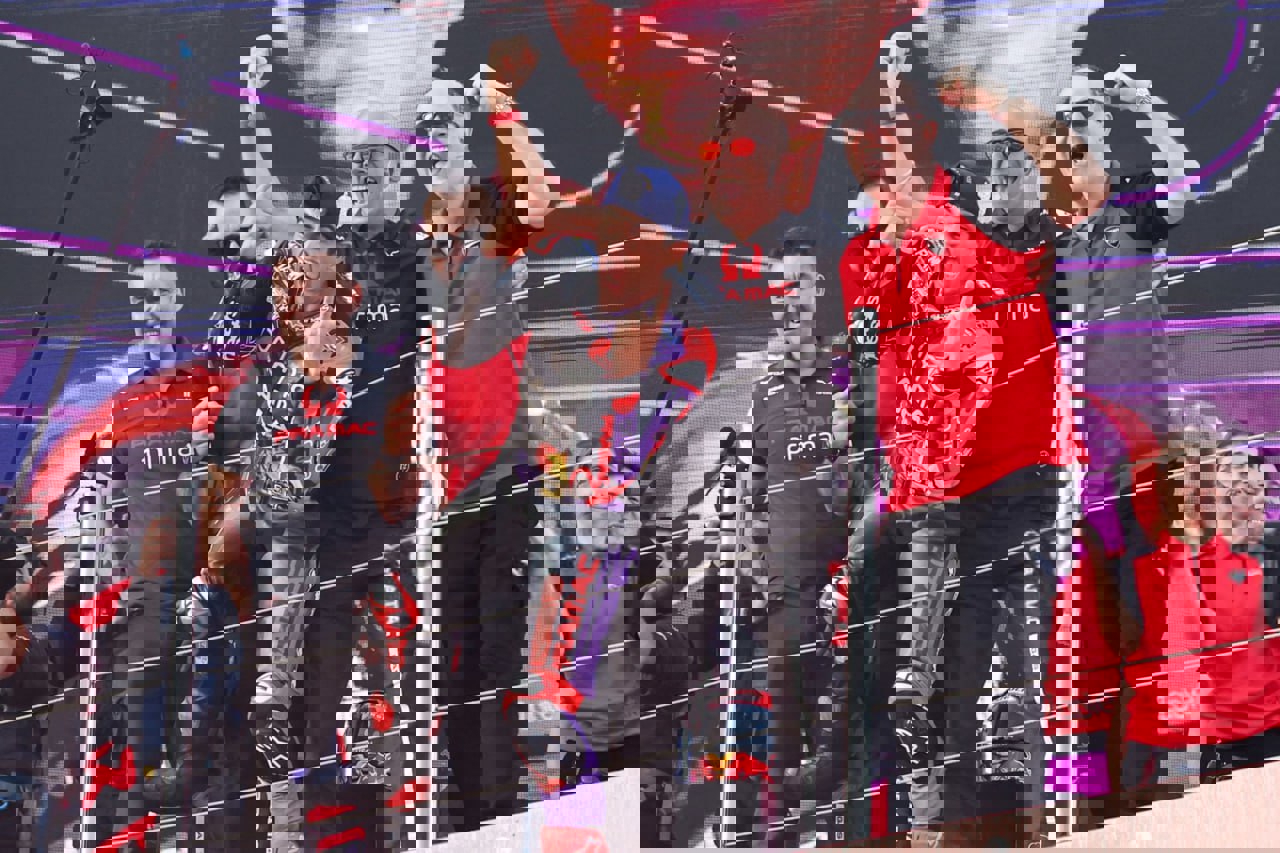 2111032