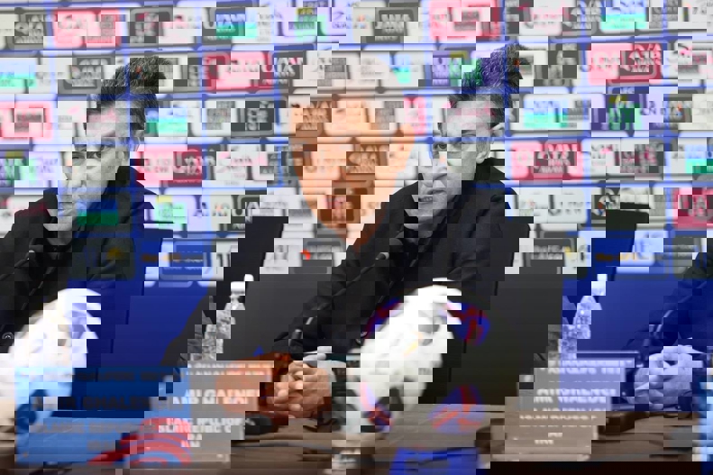 2111097
