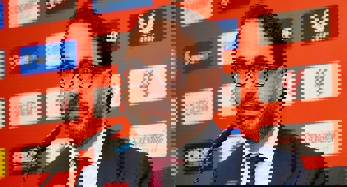 2111123