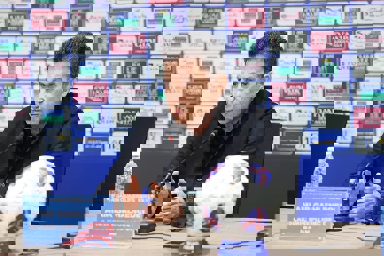 2111099