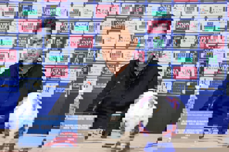 2111101