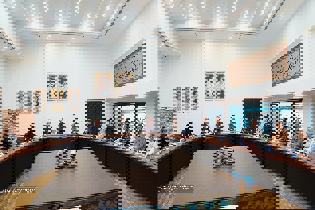 2111431